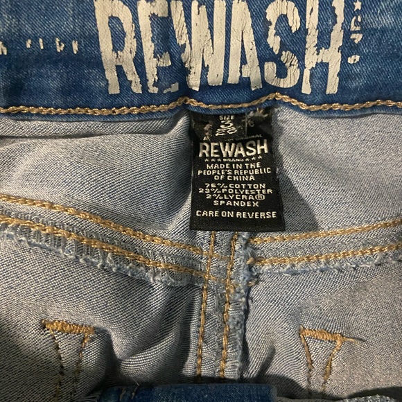 Light Wash Stretchy Skinny Jeans - Picture 4 of 4